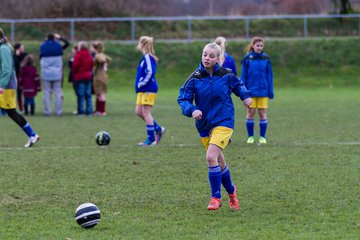 Bild 10 - B-Juniorinnen TSV Gnutz o.W. - SV Henstedt Ulzburg II : Ergebnis: ca. 5:0